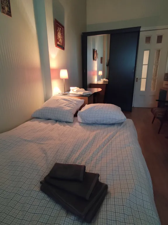 Квартира Квартира с видом на фонтан и анфиладой из трех комнат в центре города — Санкт-Петербург