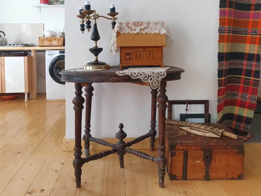 Зелёный дом на Набережной вблизи Кремля