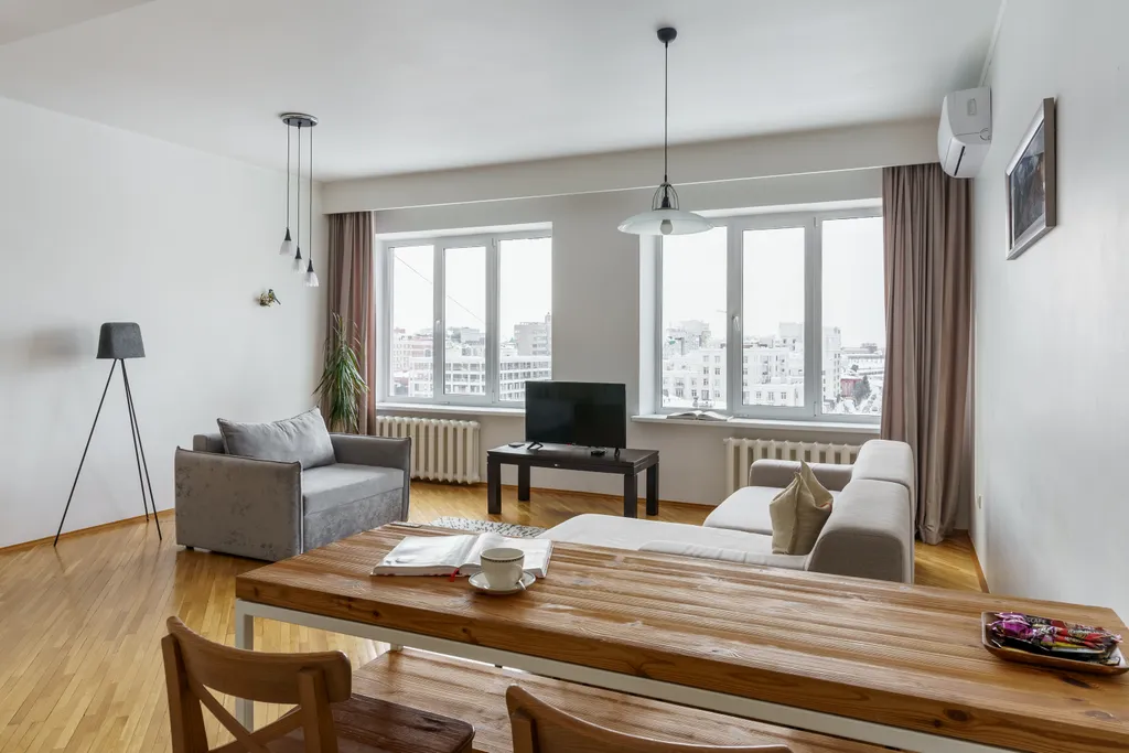 Просторная квартира в центре города с видом на реку — аренда посуточно в Тюмень