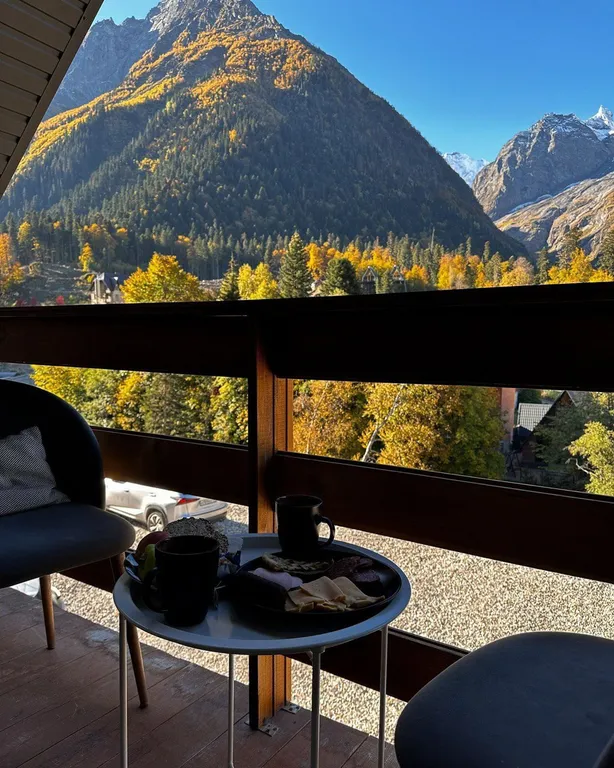 Коттедж с апартаментами DEMAAR Dombay