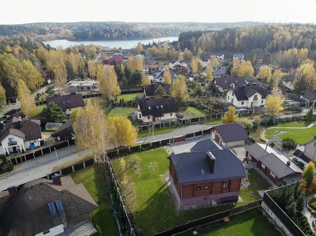 Элитный коттедж с бассейном и спа на берегу озера в живописном месте