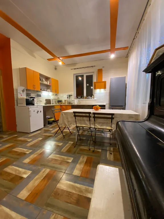 Дом у леса в минуте от города!