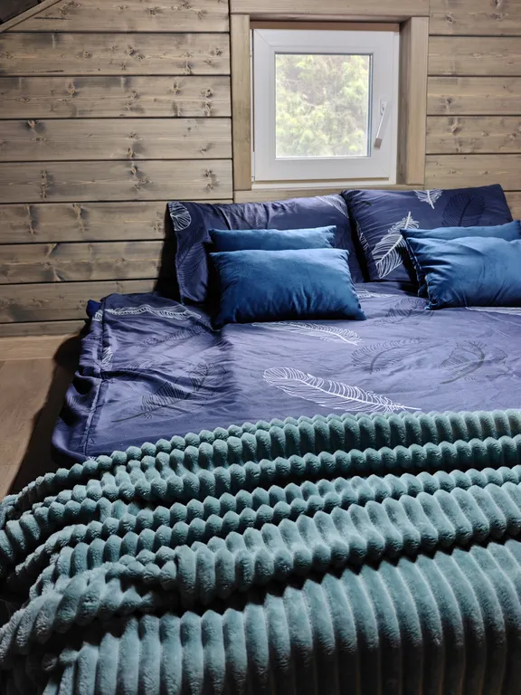 Уютный домик у леса с чаном