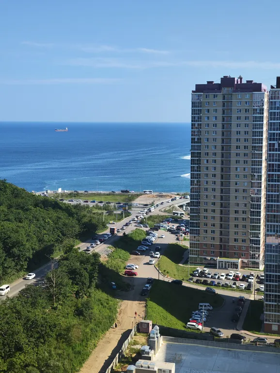 Евротрешка у моря с прекрасным видом на море