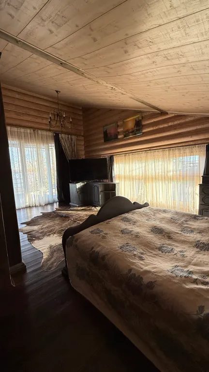 Уютный дом на берегу озера