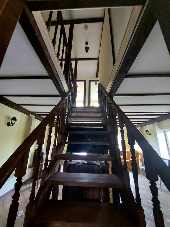 Большой коттедж у озера