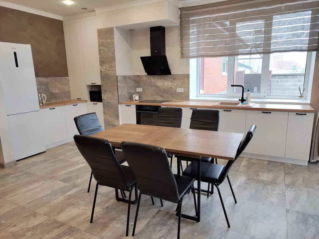 Новый дом с дизайнерским ремонтом