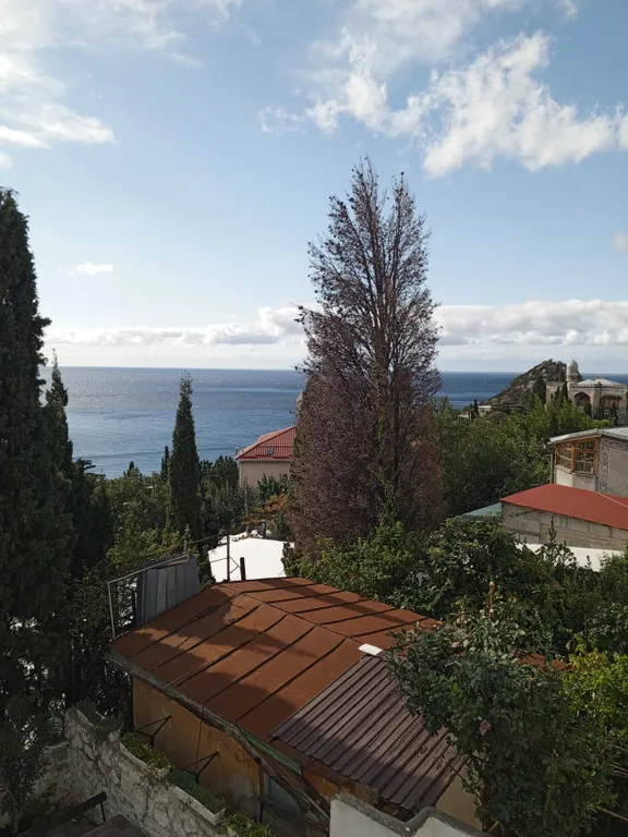 Двухкомнатный с балконом