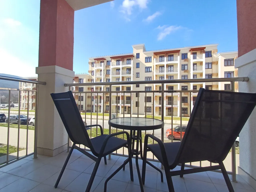 Студия с бассейнами в Сукко