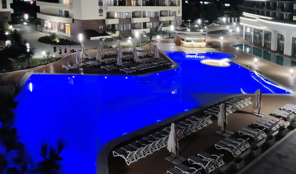 Апартаменты в Atlas Apart-Hotel SPA, вид на море и 4 бассейна