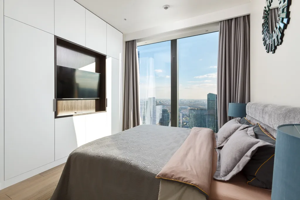 Потрясающая панорама с 73 этажа башни Neva Towers