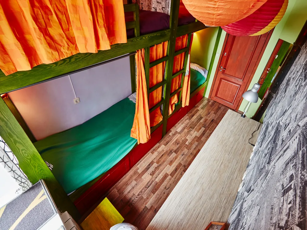 Три совёнка, зеленая комната на четверых