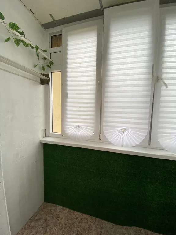 Просторная изумрудная квартирка