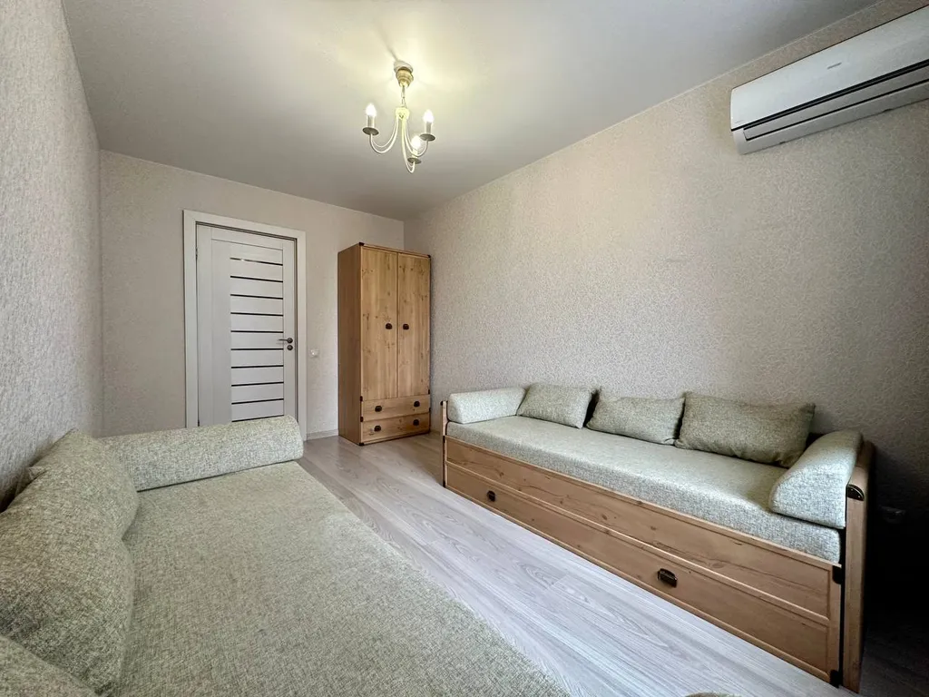 Просторная трехкомнатная квартира в тихом районе города