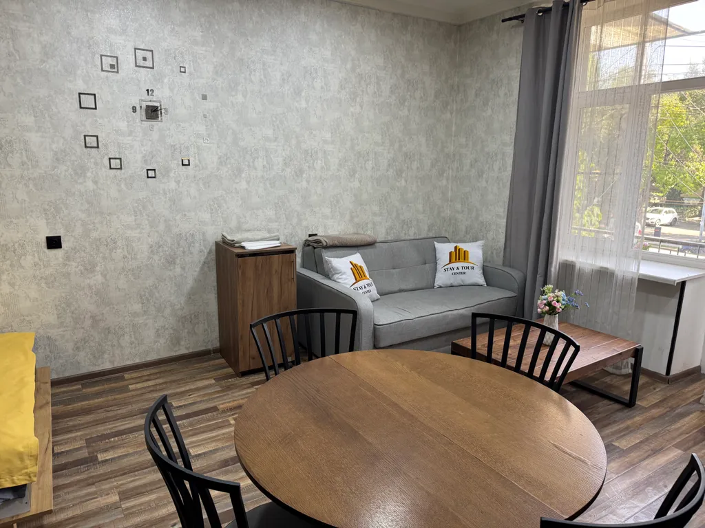 Студия в самом центре, площадь Республики 200 метров