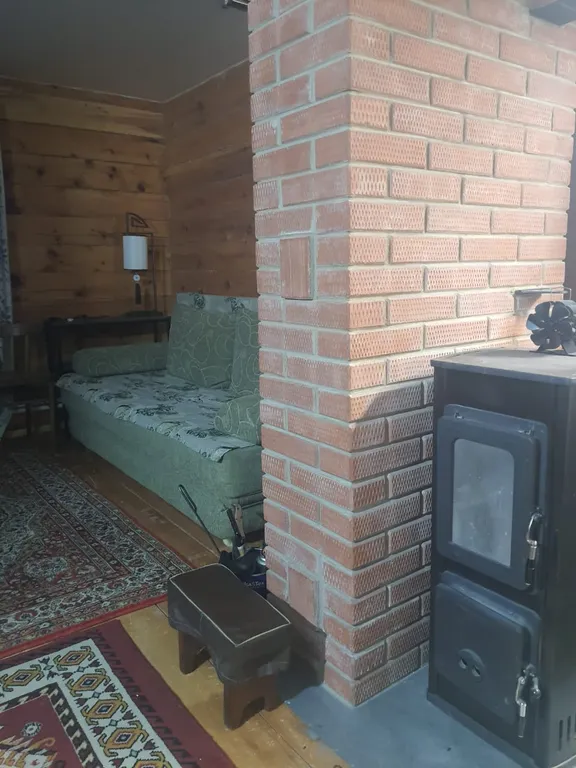 Кедровый дом с каминной печкой