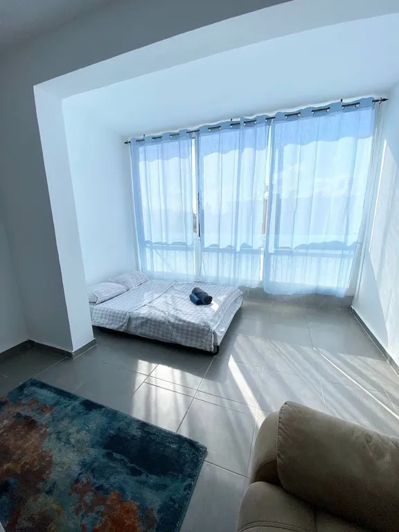 Deluxe рядом с Средиземным морем