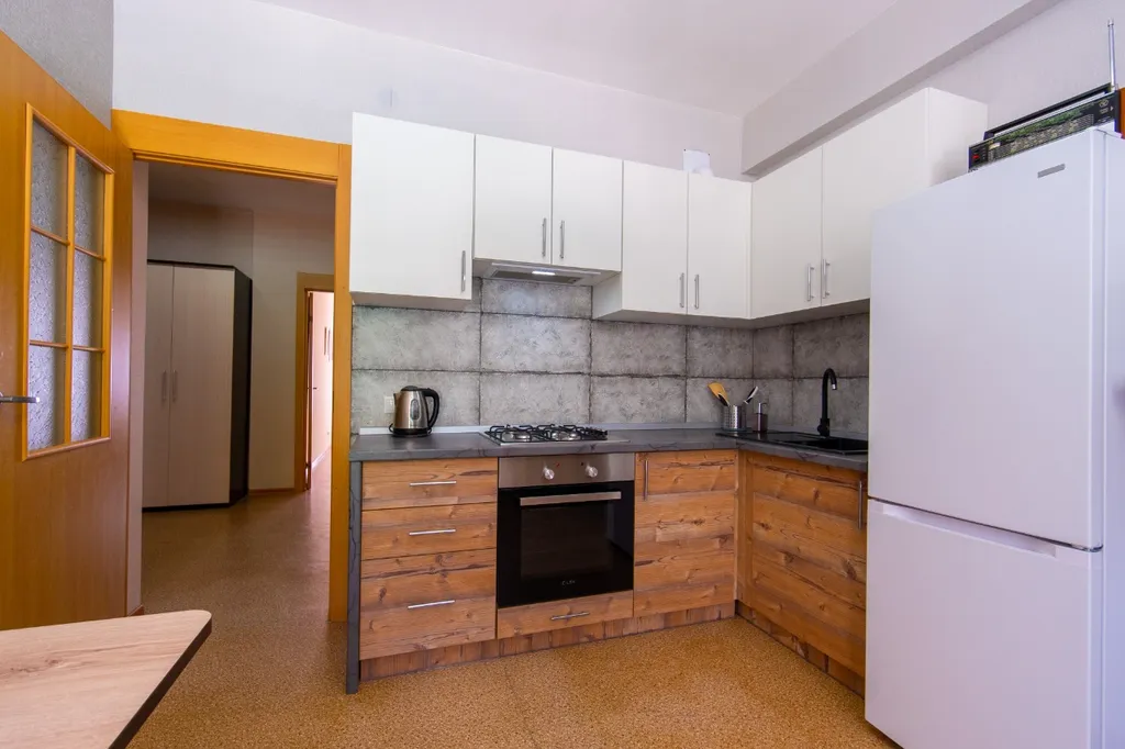 Просторная трехкомнатная квартира с видом на горы