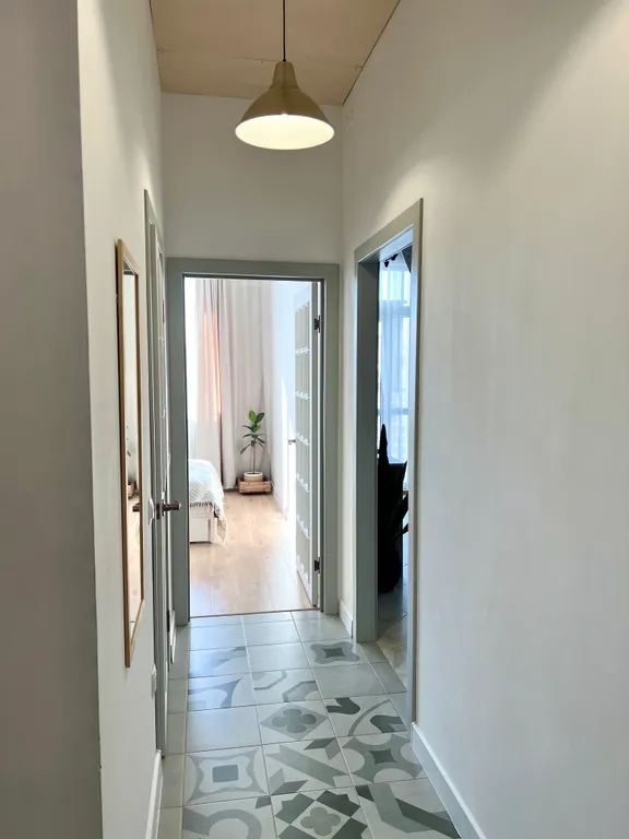 Солнечная квартира у озера рядом с новой набережной