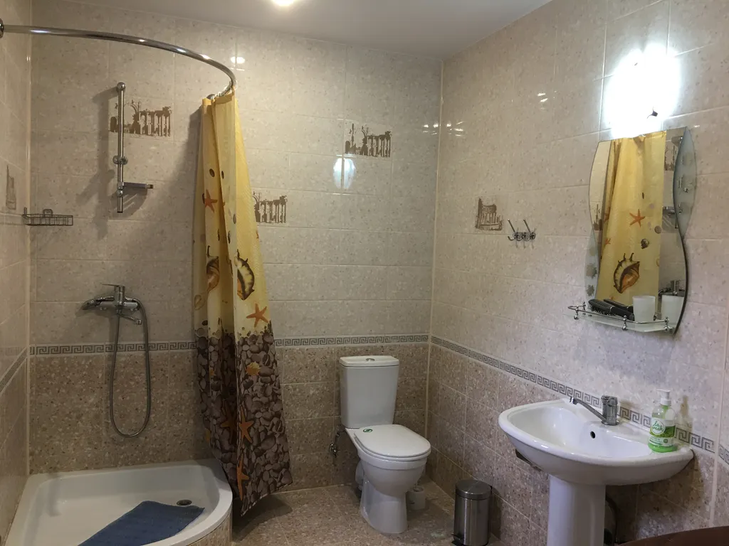 Уютный номер для семейного отдыха с кухней и ванной