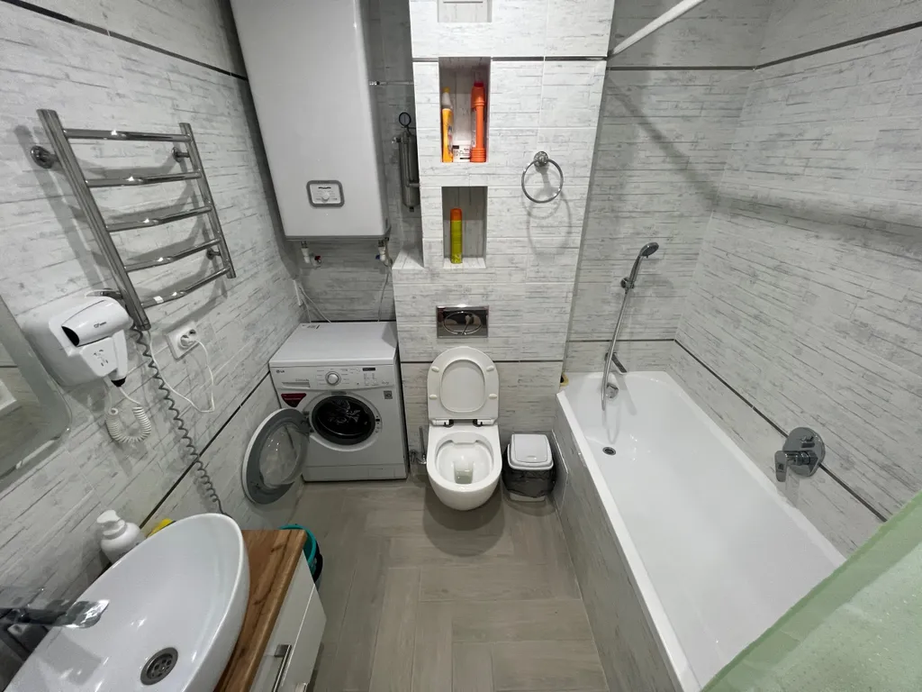 Квартира Однокомнатная квартира с хорошим ремонтом в районе рынка Универсам — Евпатория