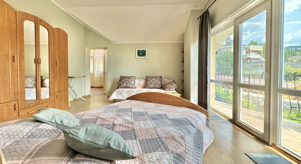 Домик с садом в Кореизе возле ялты