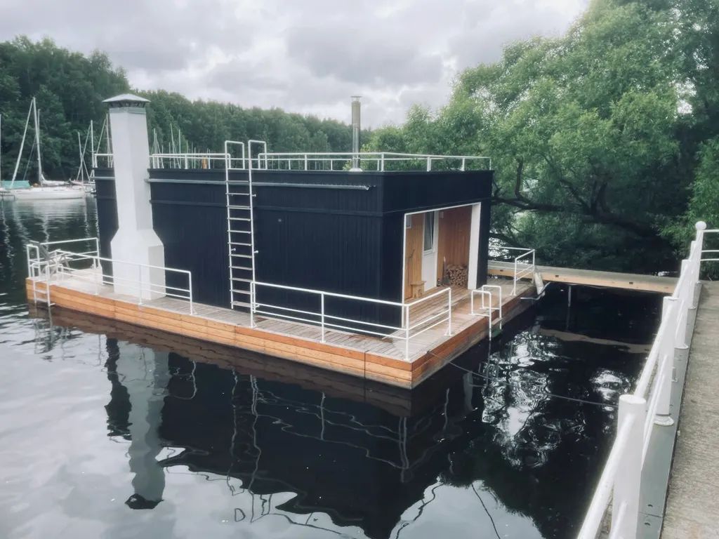 Речной домик с баней