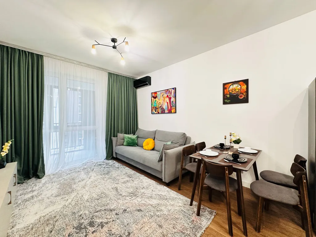 3-комнатные апартаменты для 6 чел в центре рядом с ТРЦ Мега