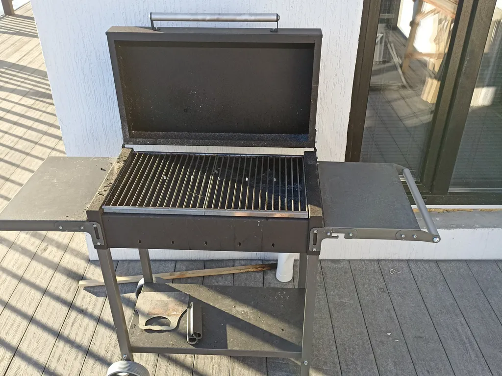 Домик у озера