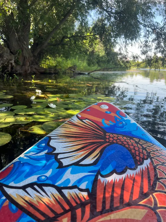 Теплый домик на берегу озера с баней и чаном