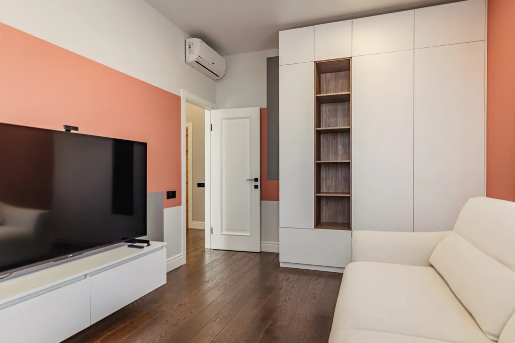 Дом с видом на море, горы, и теплым бассейном