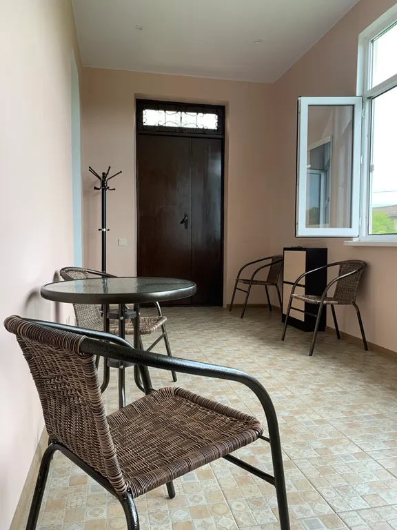 Коттедж Коттедж Просторные трехкомнатные апартаменты с двумя изолированными спальнями — Сухум