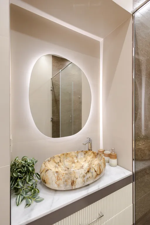 Современная квартира с двумя спальнями и новым ремонтом в центре