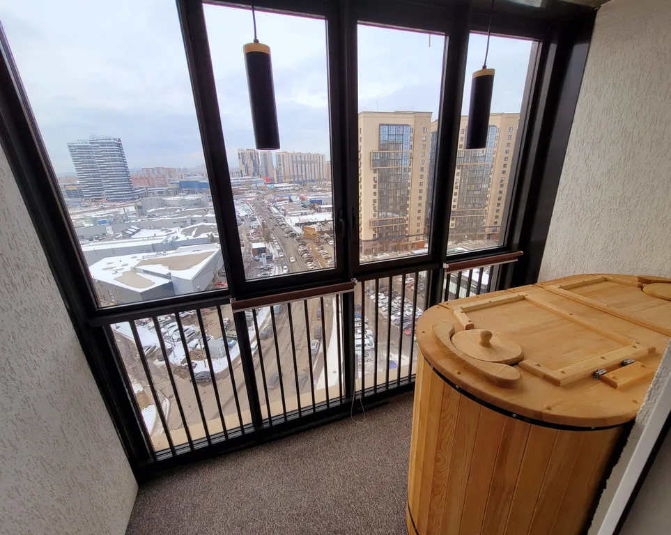 Квартира-студия с фитобочкой и джакузи с панорамным видом в ЖК Scandis