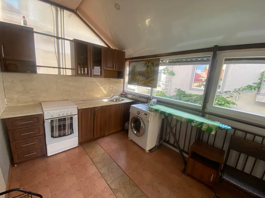 Квартира Комната на 2 этаже с кухней на 2 номера — Сириус