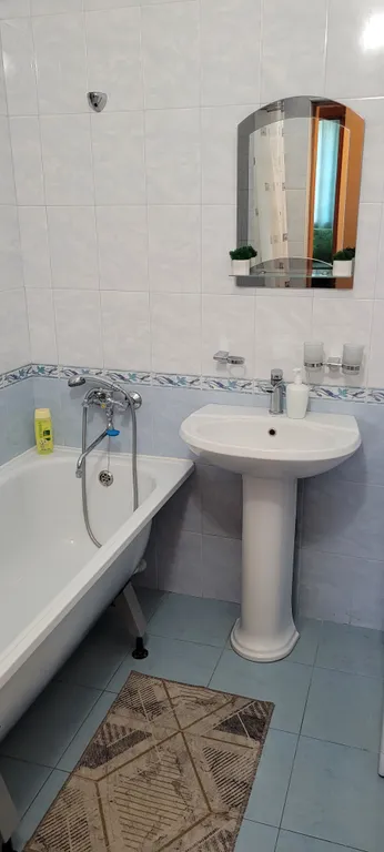 Просторная 2-комнатная квартира в новом доме в центре Батайска