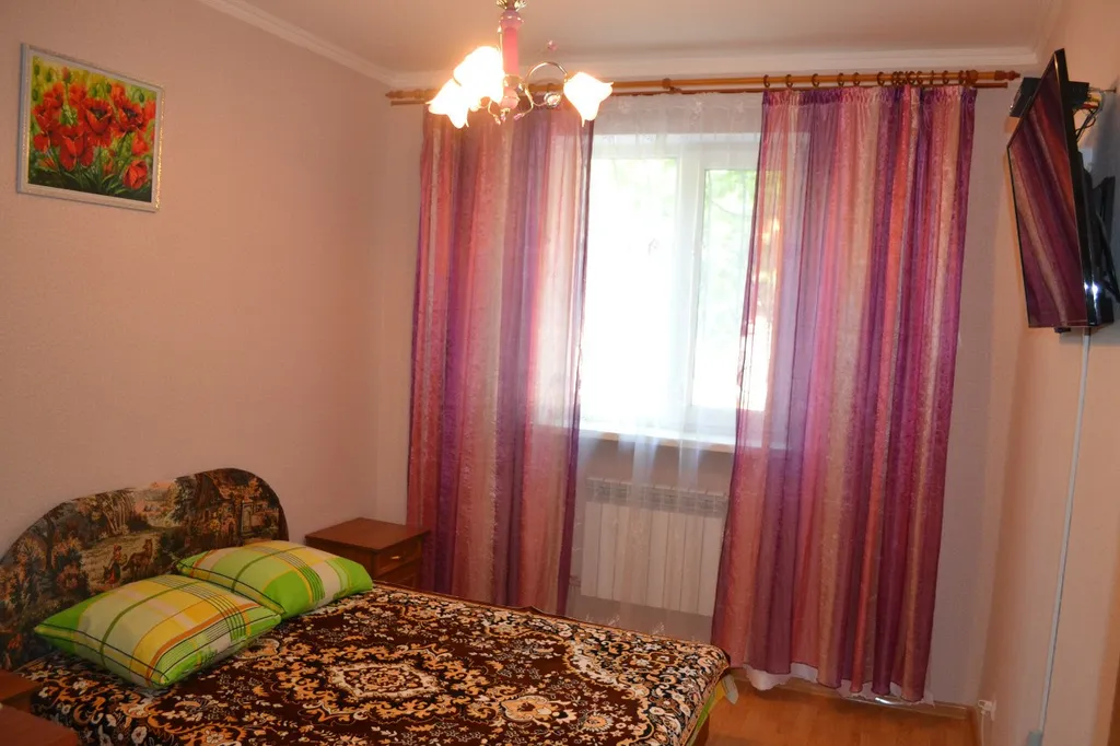 Двухкомнатный дом в санаторной зоне Евпатории