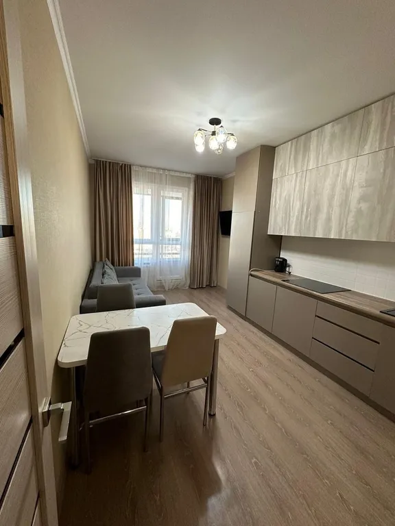 Евродвушка  в центре левого берега