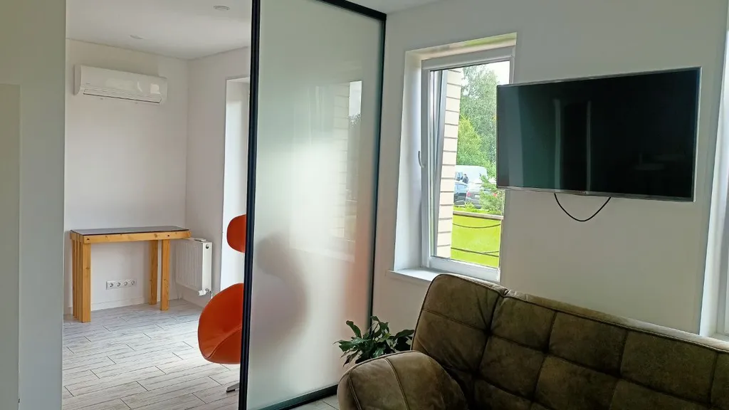 Уютный апартамент с большой террасой и видом на лес