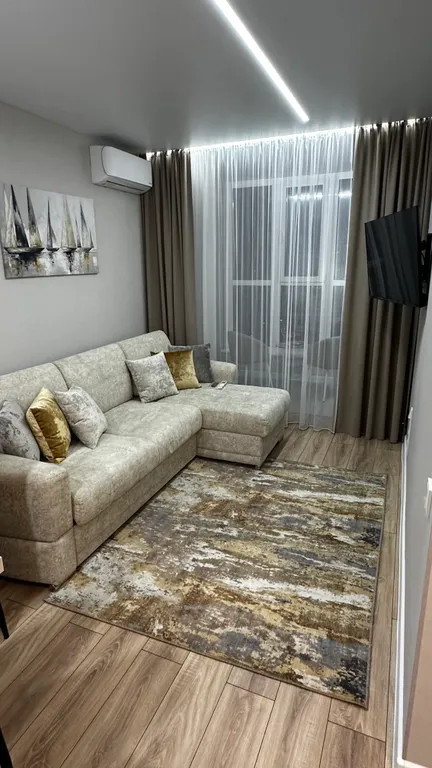 Видовая уютная квартира с дизайнерским ремонтом и видом на реку