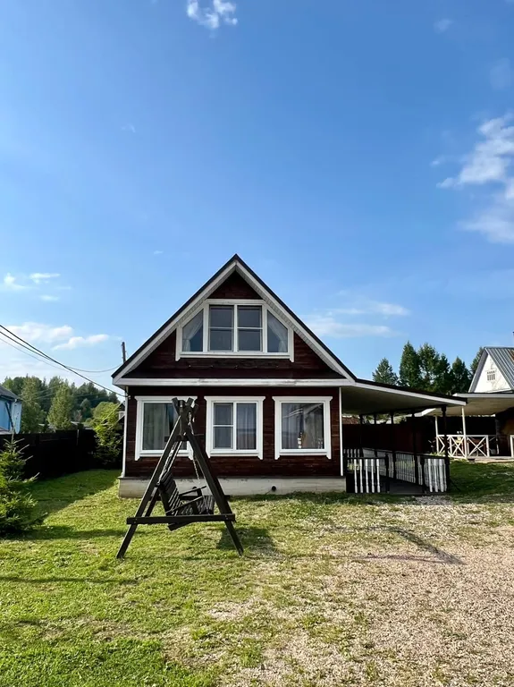 Семейный дом с баней у озера