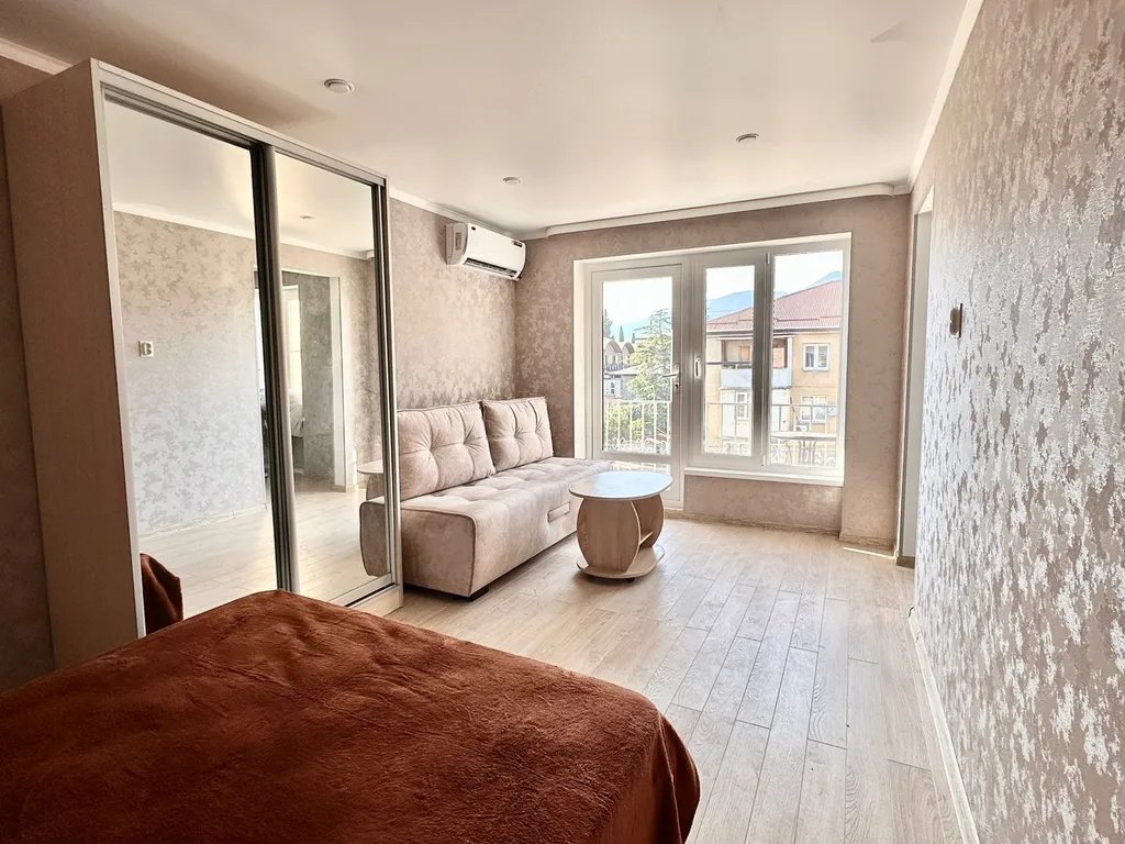 Квартира Однокомнатная квартира в 2 минутах от моря — Гагра