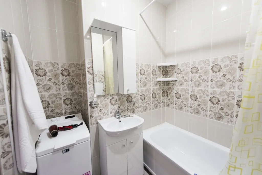 2-комнатня квартира (рядом Суворовское училище и Хилтон)