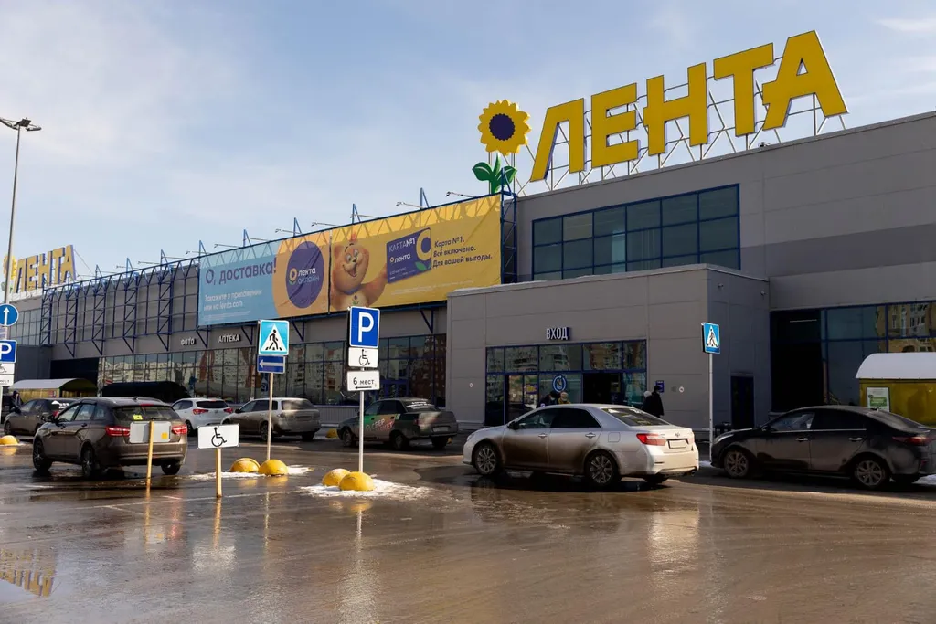 Квартира Квартира Новая студия около ТЦ Кристалл — Тюмень