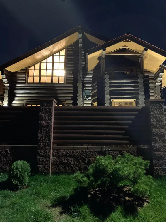 Деревянный коттедж из рубленого соснового бревна — аренда посуточно в Минск