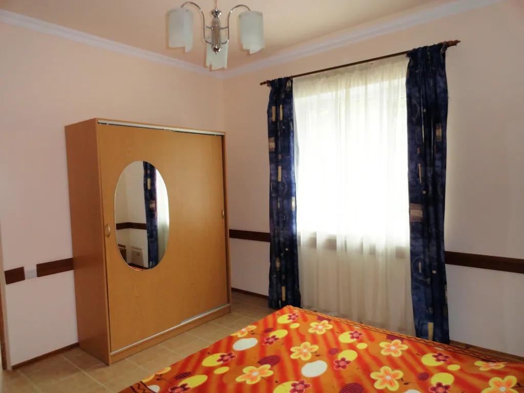 Вилла в сосновом бору с бассейном и видом на море и горы