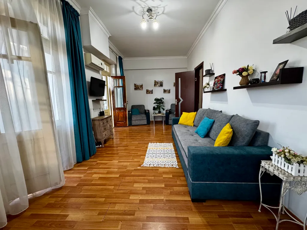 Трёхкомнатные апартаменты в Старом городе с видом на весь Тбилиси