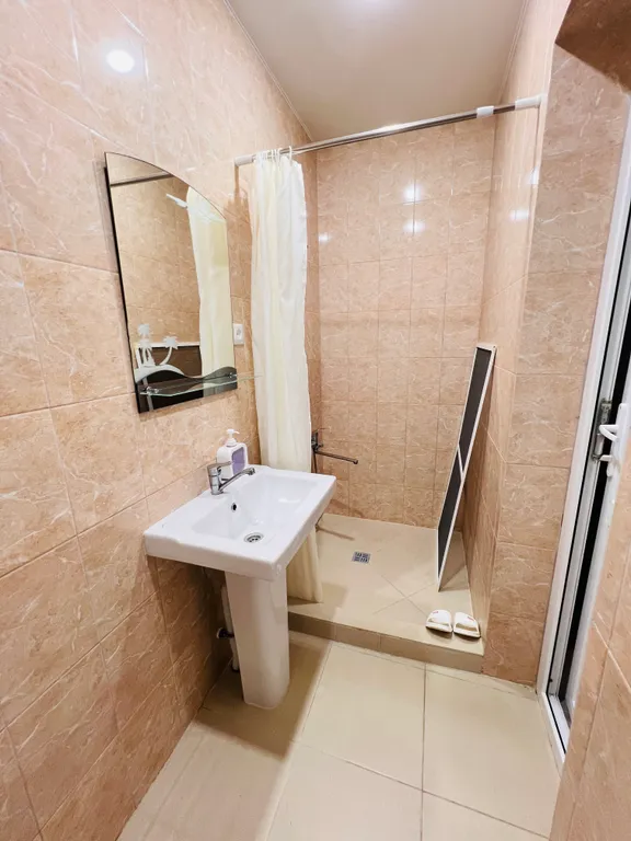 Домик с красивым двором