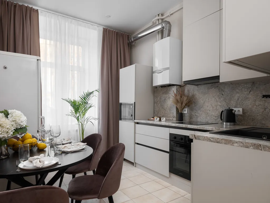 Дизайнерская четверка на патриарших прудах