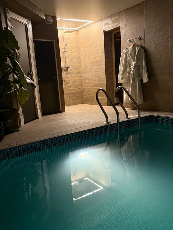 Romantic house VIP с бассейном и хамамом в Минске